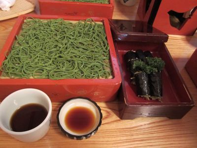 茶ソバとそば寿司.jpg